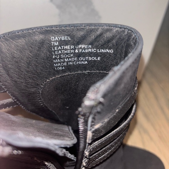 Revolve Steven Madden Gaybel Bootie in Black Nubuck women’s size 7 - Picture 11 of 11